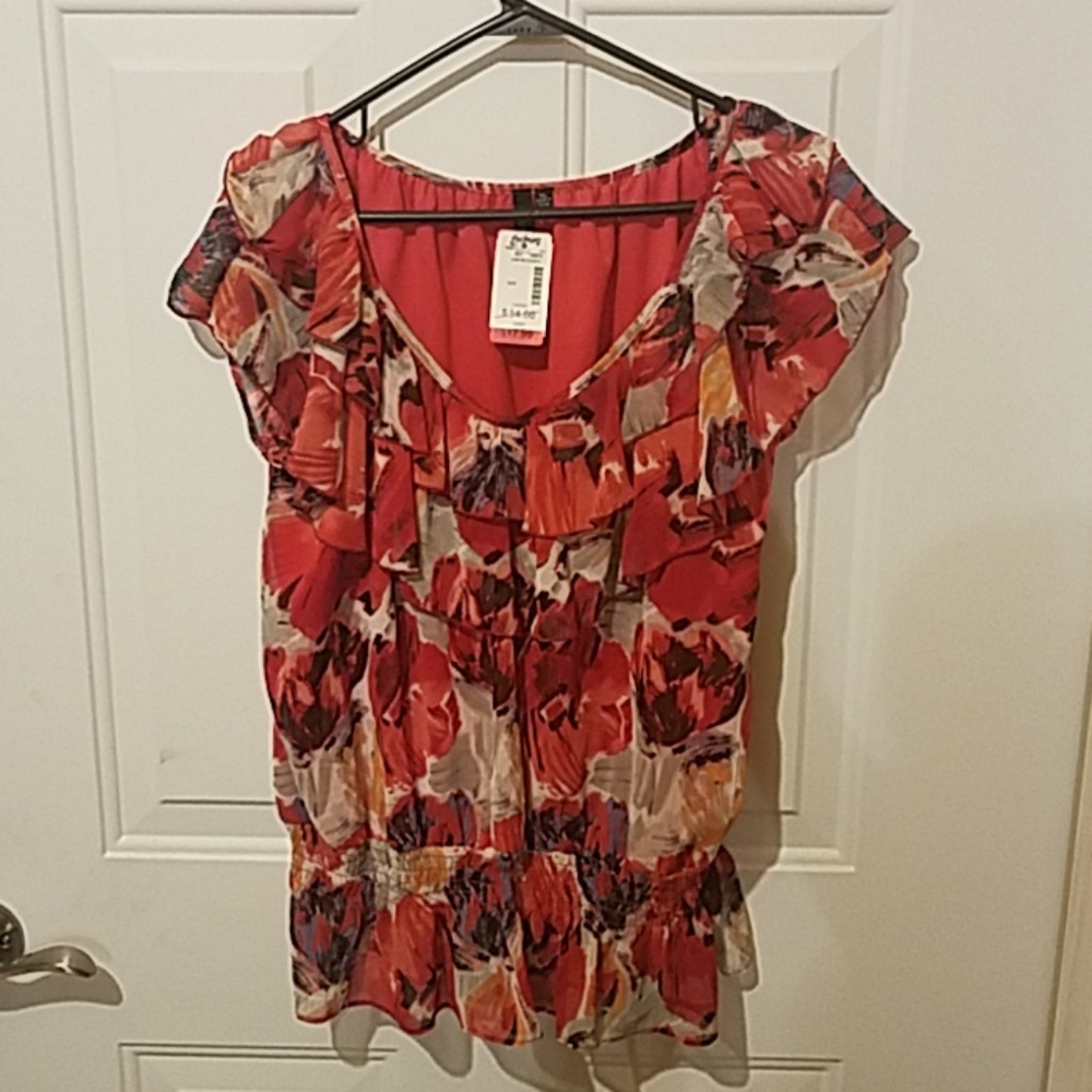 Essentials by Milano extra large ruffled top